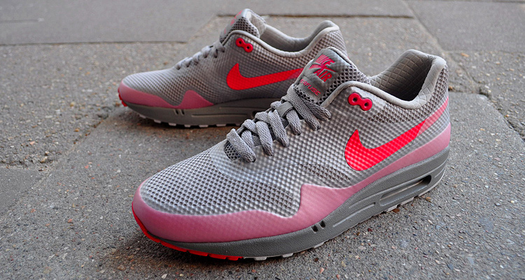 Nike AIR Max 1 Hyperfuse Premium Grey - Solar Red bei glOry hOle